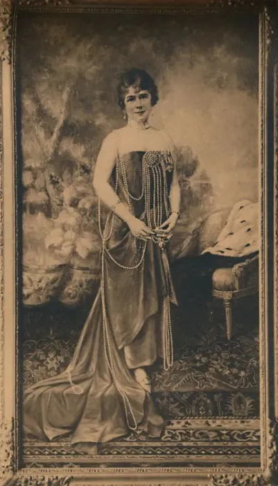 Framed Print : Portrait of a woman at the Cuban Embassy in Brussels, Belgium, 1927. Creator: Unknown Framed Print : Portrait of a woman at the Cuban Embassy in Brussels, Belgium, 1927. Creator: Unknown