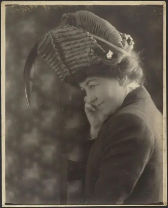 Framed Print : Portrait of a Woman with Feathered Hat, 1907-1943. Creator: Louis Fleckenstein Framed Print : Portrait of a Woman with Feathered Hat, 1907-1943. Creator: Louis Fleckenstein