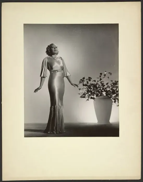 Framed Print : Portrait of woman in gown, late 1930s. Creator: Gunther Krampf Framed Print : Portrait of woman in gown, late 1930s. Creator: Gunther Krampf
