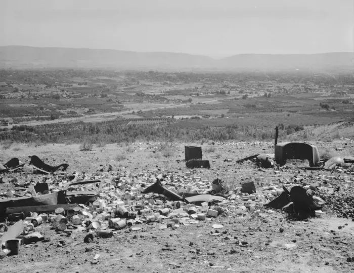 Framed Print : Possibly: The valley below seen from advertised lookout point, Yakima Valley, Washington, 1939. Creator: Dorothea Lange Framed Print : Possibly: The valley below seen from advertised lookout point, Yakima Valley, Washington, 1939. Creator: Dorothea Lange