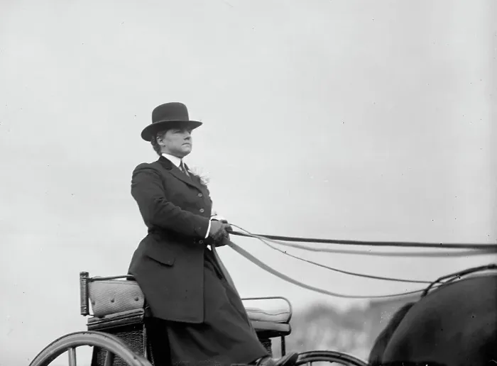 Framed Print : Potts, Mrs. Alan. Horse Show, 1910. Creator: Harris & Ewing. Potts, Mrs. Alan. Horse Show, 1910. Creator: Harris & Ewing Framed Print : Potts, Mrs. Alan. Horse Show, 1910. Creator: Harris & Ewing. Potts, Mrs. Alan. Horse Show, 1910. Creator: Harris & Ewing