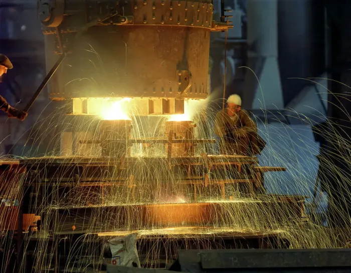 Framed Print : Pouring a 23 ton steel casting, Sheffield, South Yorkshire, 1968. Artist: Michael Walters Framed Print : Pouring a 23 ton steel casting, Sheffield, South Yorkshire, 1968. Artist: Michael Walters