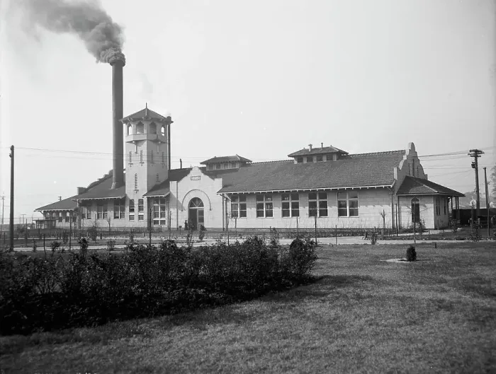 Framed Print : Power house of Great Southern Hotel, Gulfport, Miss. between 1903 and 1910. Creator: Unknown Framed Print : Power house of Great Southern Hotel, Gulfport, Miss. between 1903 and 1910. Creator: Unknown