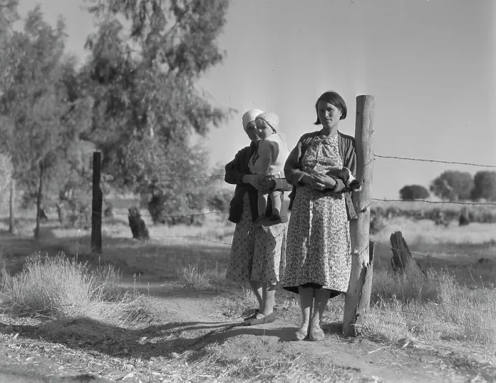 Framed Print : Pregnant migrant woman... squatter camp, Kern County, 1936. Creator: Dorothea Lange Framed Print : Pregnant migrant woman... squatter camp, Kern County, 1936. Creator: Dorothea Lange