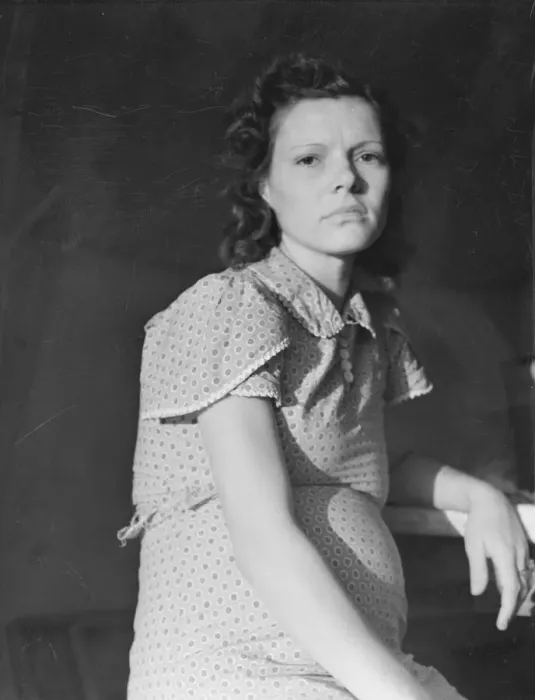 Framed Print : Pregnant woman, the daughter of a migrant family, Imperial Valley, California, 1939. Creator: Dorothea Lange Framed Print : Pregnant woman, the daughter of a migrant family, Imperial Valley, California, 1939. Creator: Dorothea Lange