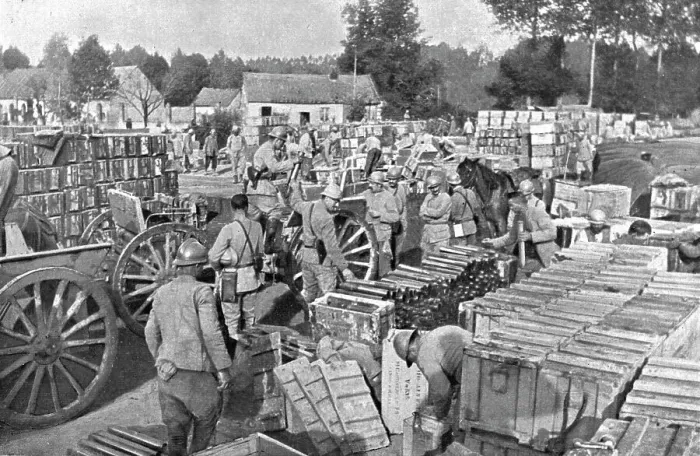 Framed Print : Preparatifs d'offensive; Le remplissage des caissons assurant le transport des munitions... 1917. Creator: Unknown Framed Print : Preparatifs d'offensive; Le remplissage des caissons assurant le transport des munitions... 1917. Creator: Unknown