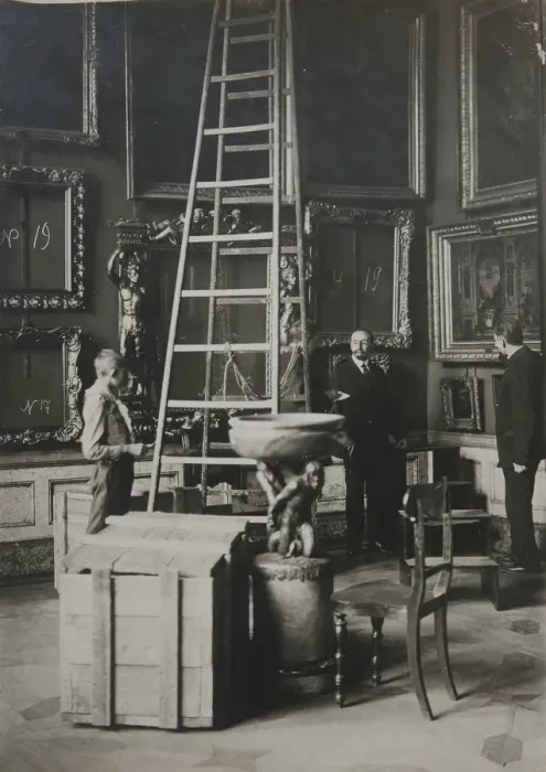 Framed Print : Preparing paintings for evacuation from one of the Italian halls at the Hermitage, 1917 Framed Print : Preparing paintings for evacuation from one of the Italian halls at the Hermitage, 1917