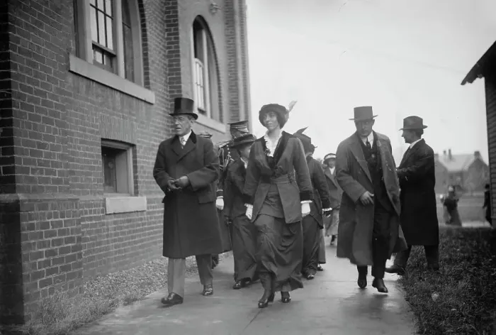 Framed Print : Pres. Wilson & Eleanor return from White Sulphur, 4 / 20 / 14, 1914. Creator: Bain News Service Framed Print : Pres. Wilson & Eleanor return from White Sulphur, 4 / 20 / 14, 1914. Creator: Bain News Service