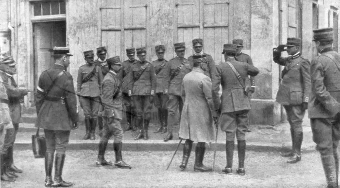 Framed Print : The presentation of General Franchet d Esperey to an Italian envoy to France, Champagne, (1926) Framed Print : The presentation of General Franchet d Esperey to an Italian envoy to France, Champagne, (1926)