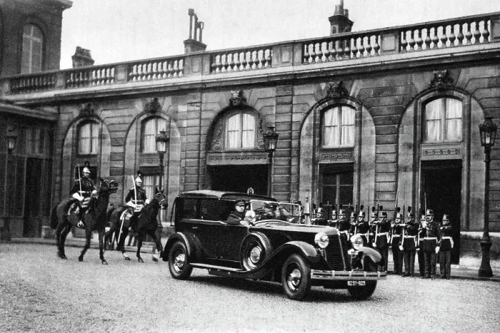 Framed Print : The President of the Republic going out, Paris, 1931. Artist: Ernest Flammarion Framed Print : The President of the Republic going out, Paris, 1931. Artist: Ernest Flammarion