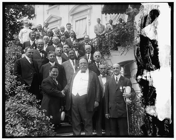 President Taft with members of Notification Committee, between 1910 and 1920. Creator: Harris & Ewing. President Taft with members of Notification Committee, between 1910 and 1920. Creator: Harris & Ewing