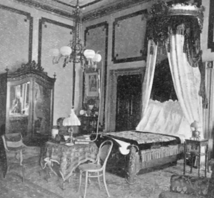 Framed Print : President William McKinleys state bedroom at the White House, 1901 Framed Print : President William McKinleys state bedroom at the White House, 1901