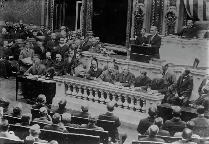 Framed Print : President Wilson addressing Congress, 1913. Creator: Bain News Service Framed Print : President Wilson addressing Congress, 1913. Creator: Bain News Service