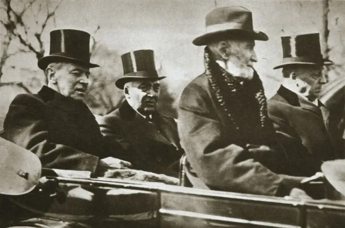 Framed Print : Presidents Wilson and Harding travelling to the Capitol, Washington DC, USA, 1921 Framed Print : Presidents Wilson and Harding travelling to the Capitol, Washington DC, USA, 1921