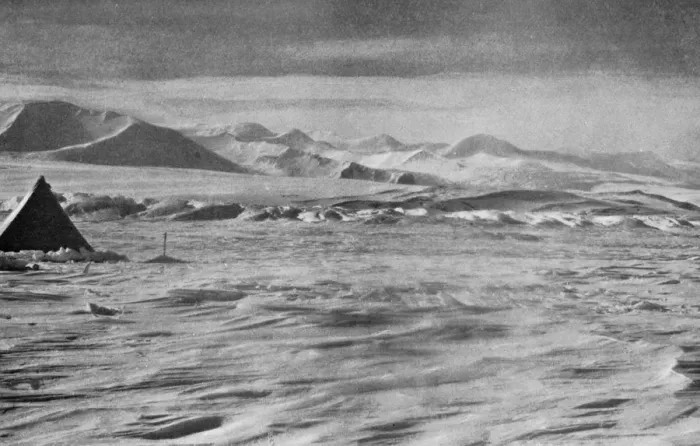 Framed Print : Pressure on the Beardmore Below the Cloudmaker Mountain, c1911, (1913). Artist Framed Print : Pressure on the Beardmore Below the Cloudmaker Mountain, c1911, (1913). Artist