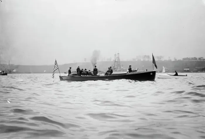 Framed Print : Pres't Taft at Naval Review, 1912. Creator: Bain News Service Framed Print : Pres't Taft at Naval Review, 1912. Creator: Bain News Service