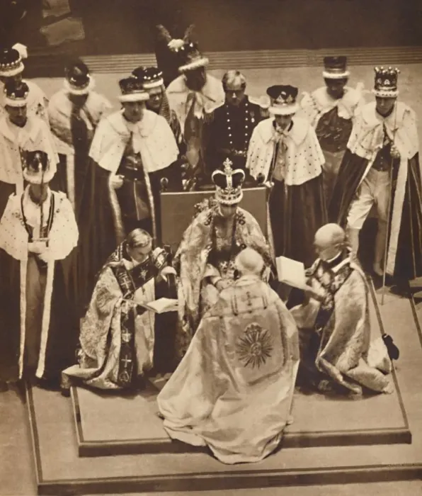 Framed Print : Primate Kneels at the Kings Knees, May 12 1937 Framed Print : Primate Kneels at the Kings Knees, May 12 1937