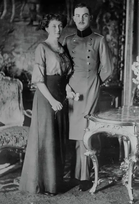Framed Print : Prince Ernst & Victoria Luise [i.e. Louise], 1913. Creator: Bain News Service