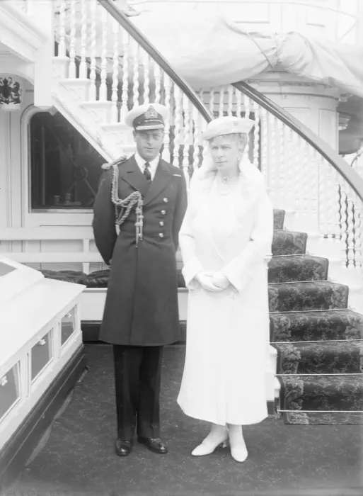 Framed Print : Prince George and Queen Mary aboard HMY Victoria and Albert, c1933 Framed Print : Prince George and Queen Mary aboard HMY Victoria and Albert, c1933