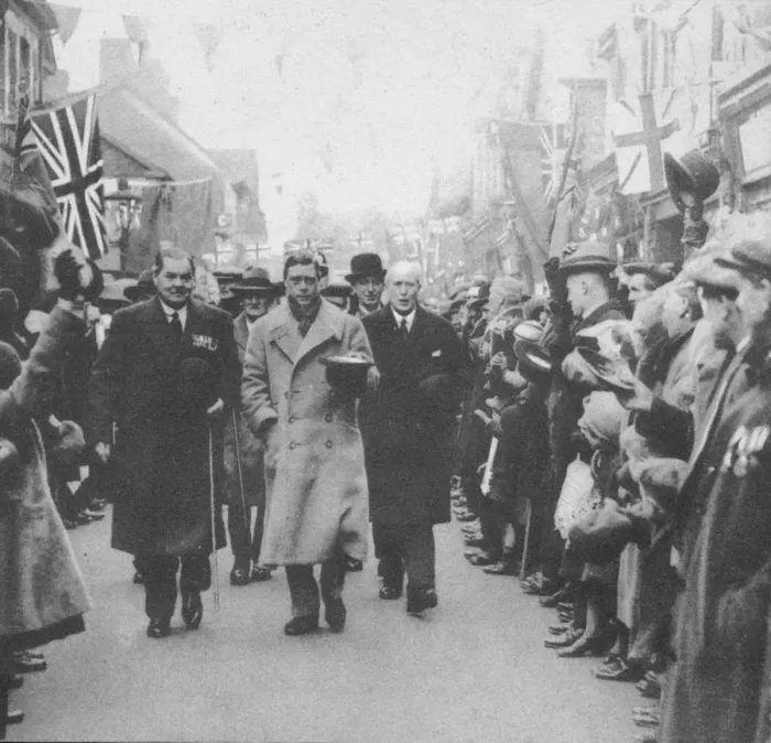 Framed Print : The Prince of Wales greeted by the people of Porth, Glamorgan, during a visit to Wales, 1932 (1936) Framed Print : The Prince of Wales greeted by the people of Porth, Glamorgan, during a visit to Wales, 1932 (1936)