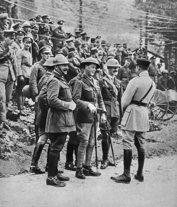 Framed Print : The Prince of Wales at the Italian front, 1917 Framed Print : The Prince of Wales at the Italian front, 1917