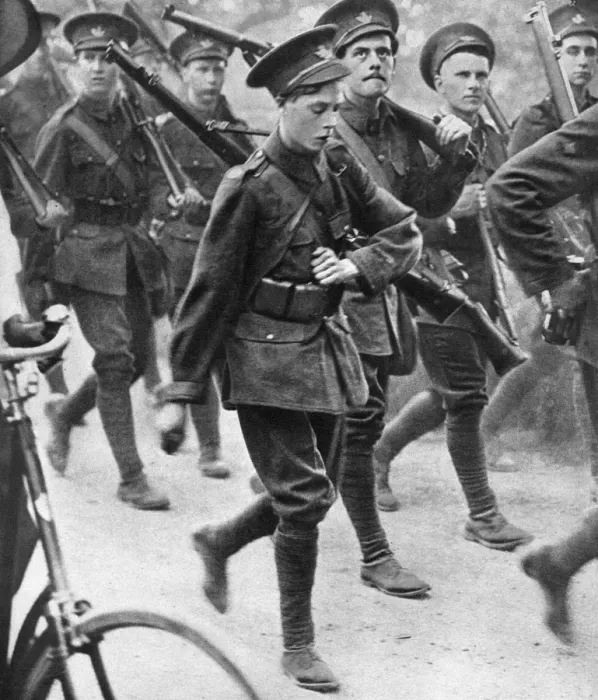 Framed Print : The Prince of Wales marching with the Oxford University Officers Training Corps, c1910 Framed Print : The Prince of Wales marching with the Oxford University Officers Training Corps, c1910
