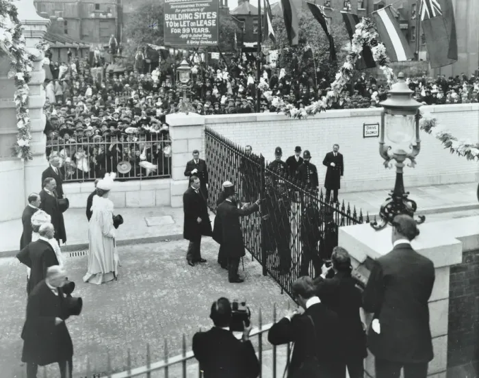 Framed Print : The Prince of Wales officially opening the Rotherhithe Tunnel, Bermondsey, London, 1908 Framed Print : The Prince of Wales officially opening the Rotherhithe Tunnel, Bermondsey, London, 1908