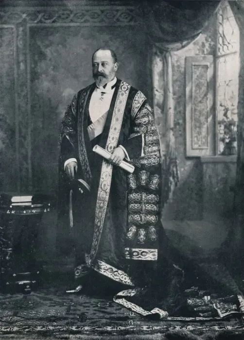 Framed Print : The Prince of Wales as a patron of the arts, 1896 (1911). Artist: W&D Downey Framed Print : The Prince of Wales as a patron of the arts, 1896 (1911). Artist: W&D Downey