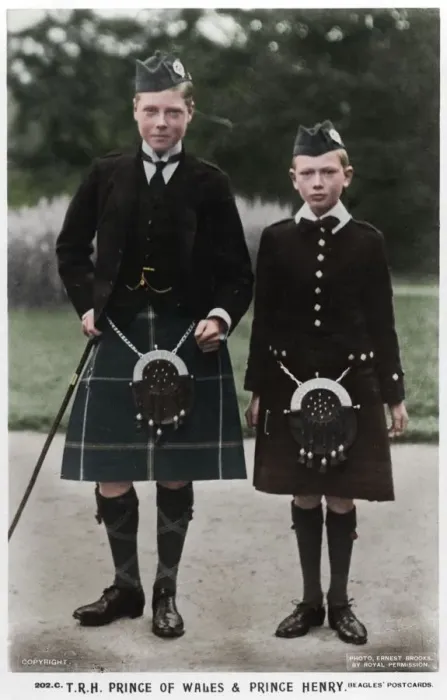 Framed Print : The Prince of Wales and Prince Henry, c1910(?). Artist: Ernest Brooks Framed Print : The Prince of Wales and Prince Henry, c1910(?). Artist: Ernest Brooks