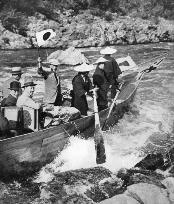 Framed Print : The Prince of Wales shooting the rapids at Kyoto, Japan, 1922 Framed Print : The Prince of Wales shooting the rapids at Kyoto, Japan, 1922