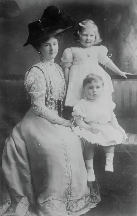 Framed Print : Princess Alex. of Teck, between c1910 and c1915. Creator: Bain News Service Framed Print : Princess Alex. of Teck, between c1910 and c1915. Creator: Bain News Service