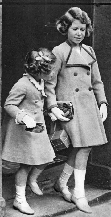 Framed Print : Princess Elizabeth and her sister, c1936 Framed Print : Princess Elizabeth and her sister, c1936