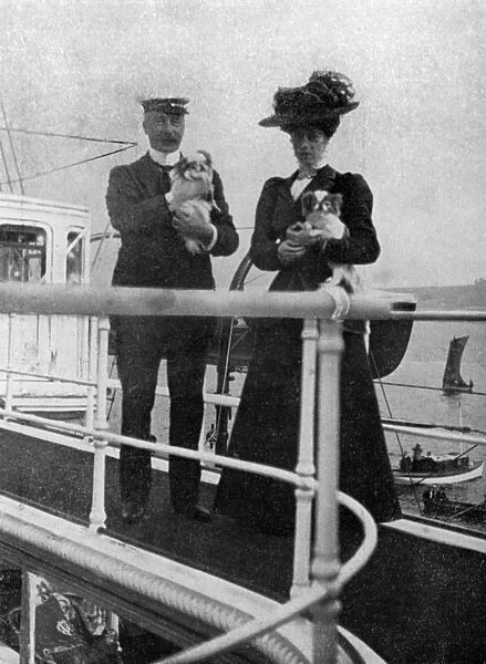 Princess Victoria (1868-1935) with the Queens dogs, 1908. Artist: Queen Alexandra