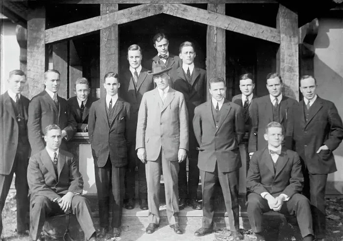 Framed Print : Princeton University students with Woodrow Wilson, 1913. Creator: Harris & Ewing. Princeton University students with Woodrow Wilson, 1913. Creator: Harris & Ewing Framed Print : Princeton University students with Woodrow Wilson, 1913. Creator: Harris & Ewing. Princeton University students with Woodrow Wilson, 1913. Creator: Harris & Ewing