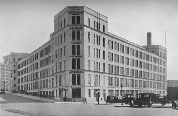 Framed Print : Printing Building, Metropolitan Life Insurance Company, Long Island City, New York, 1922 Framed Print : Printing Building, Metropolitan Life Insurance Company, Long Island City, New York, 1922