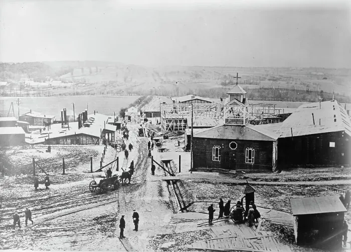 Framed Print : Prison Camp, Guben, with Russian Church, between 1914 and 1915. Creator: Bain News Service Framed Print : Prison Camp, Guben, with Russian Church, between 1914 and 1915. Creator: Bain News Service