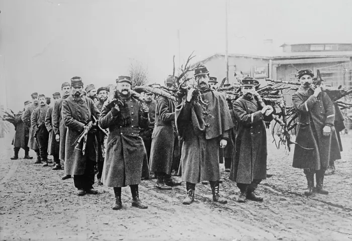 Framed Print : Prisoners, bringing in wood, Zossen, between 1914 and c1915. Creator: Bain News Service Framed Print : Prisoners, bringing in wood, Zossen, between 1914 and c1915. Creator: Bain News Service