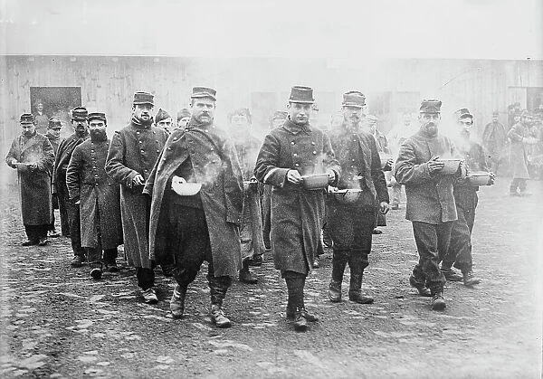Prisoners getting soup, Zossen, between 1914 and c1915. Creator: Bain News Service