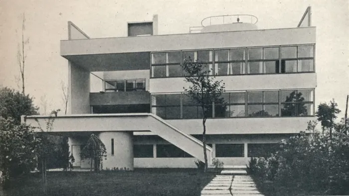Framed Print : Private House at Garches, near Paris: Garden Front. Architects, Le Corbusier and Pierre Jeanneret