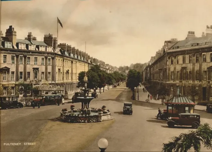 Framed Print : Pulteney Street, Bath, Somerset, c1925 Framed Print : Pulteney Street, Bath, Somerset, c1925