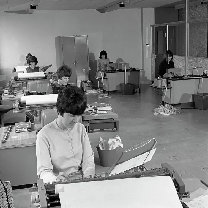 Framed Print : Punch room at Tetleys brewers, Leeds, West Yorkshire, 1968. Artist: Michael Walters Framed Print : Punch room at Tetleys brewers, Leeds, West Yorkshire, 1968. Artist: Michael Walters