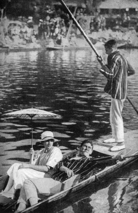 Framed Print : Punting on the Thames, c1922 Framed Print : Punting on the Thames, c1922