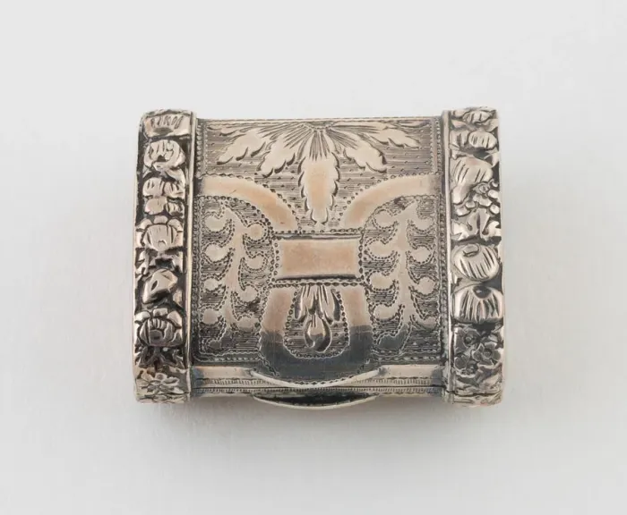 Framed Print : Purse-Shaped Vinaigrette, Birmingham, 1818 / 19. Creator: Possibly John Turner Framed Print : Purse-Shaped Vinaigrette, Birmingham, 1818 / 19. Creator: Possibly John Turner