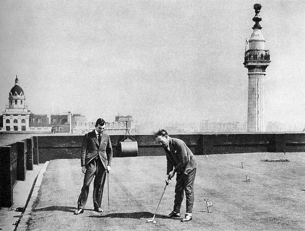 A putting green on the roof of Adelaide House, near London Bridge, London, 1926-1927