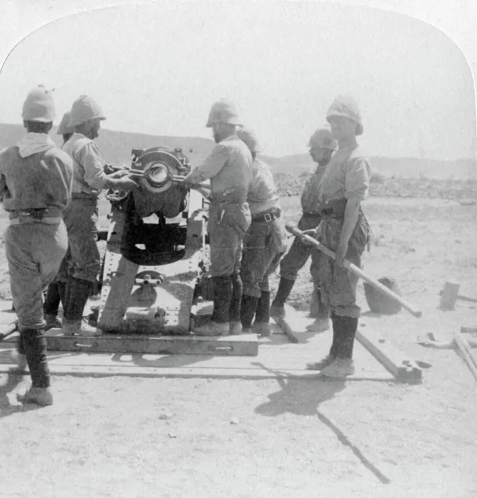 Framed Print : Putting a shell into a siege train gun at the Modder River, South Africa, Boer War, 1900. Artist: Underwood & Underwood Framed Print : Putting a shell into a siege train gun at the Modder River, South Africa, Boer War, 1900. Artist: Underwood & Underwood