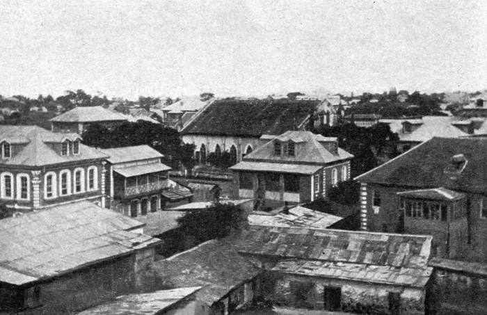 Framed Print : Un quartier de Lagos; L'Ouest Africain, 1914. Creator: Unknown Framed Print : Un quartier de Lagos; L'Ouest Africain, 1914. Creator: Unknown