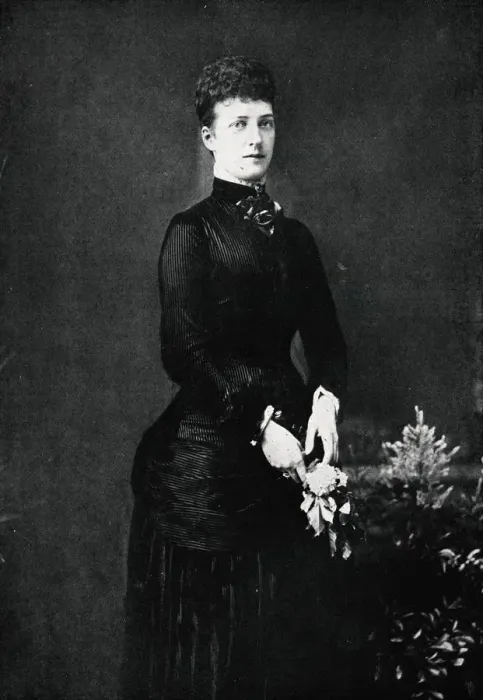 Framed Print : Queen Alexandra in the year of Her Silver Wedding, 1888 (1911). Artist: W&D Downey