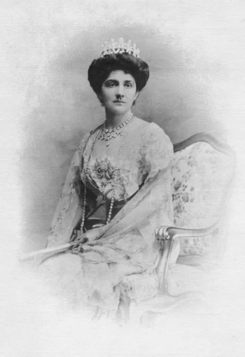 Framed Print : Queen Elena of Italy (1873-1952), 1920-1939 Framed Print : Queen Elena of Italy (1873-1952), 1920-1939