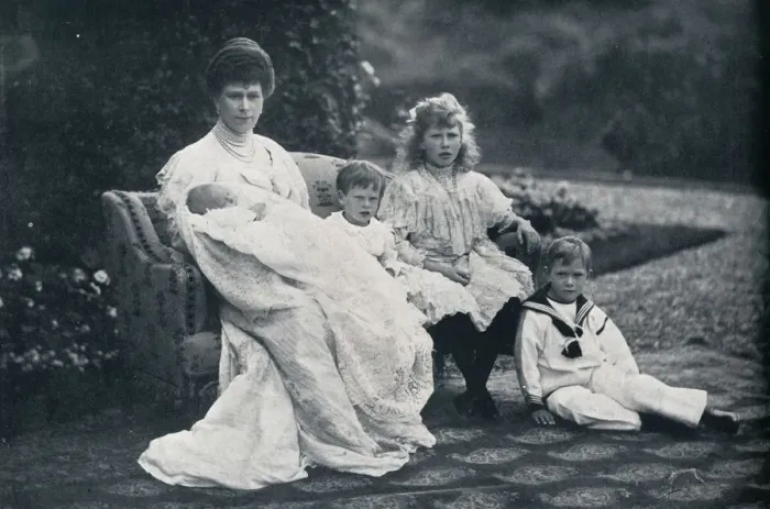 Framed Print : Queen Mary and four of her children, 1905, (1936) Framed Print : Queen Mary and four of her children, 1905, (1936)