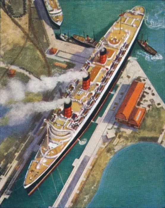 Framed Print : The Queen Mary at Southampton, 1938 Framed Print : The Queen Mary at Southampton, 1938